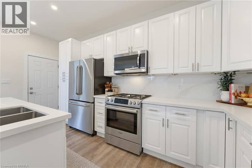 118 CLARENCE Street — photo 11 of 30