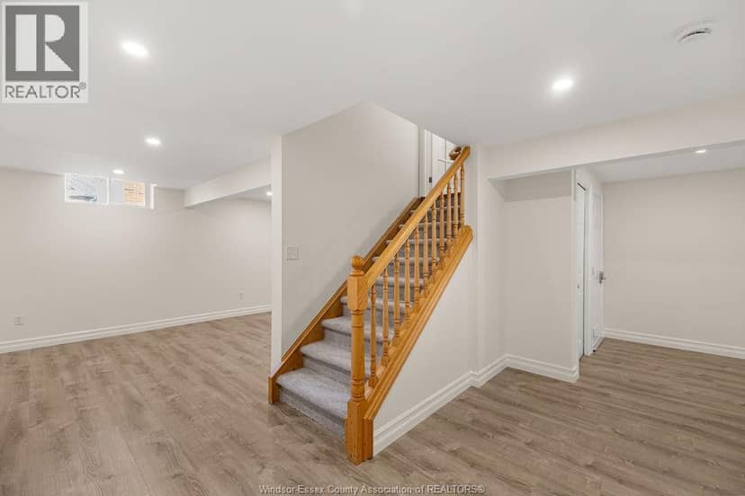 1004 Woodland Cres — photo 31 of 40