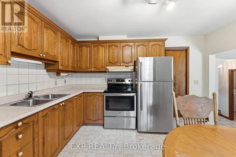 32 Louisa Street — photo 12 of 40