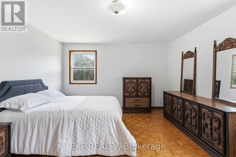 32 Louisa Street — photo 21 of 40