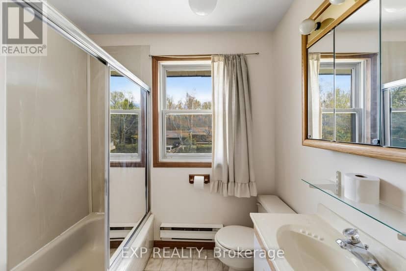 32 Louisa Street — photo 30 of 40