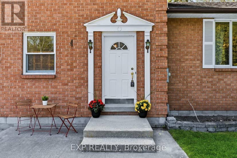 32 Louisa Street — photo 4 of 40