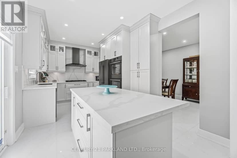 15 Jonas Millway — photo 1 of 40