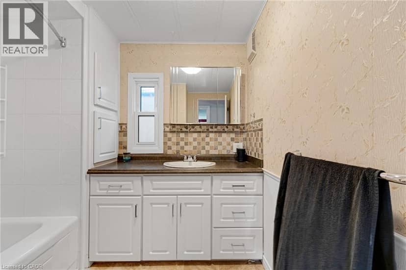 49 PARK Lane — photo 20 of 40