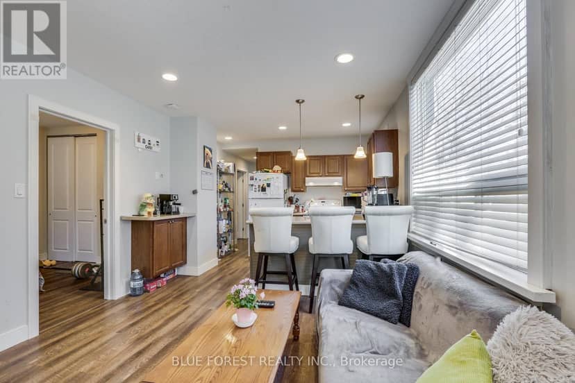 17 McDonald Avenue, London North, photo 4