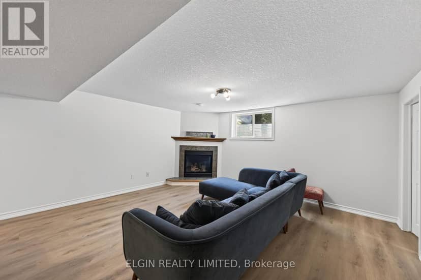 34 Pear Tree Avenue — photo 29 of 30