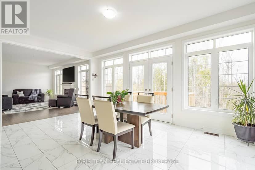 2263 Lozenby Street — photo 12 of 40