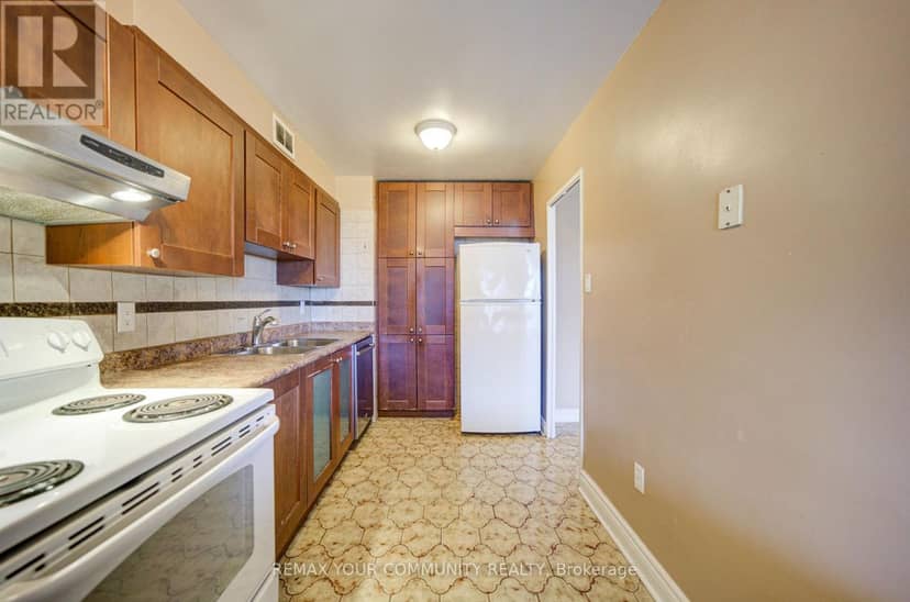 711 - 19 Four Winds Drive — photo 15 of 40