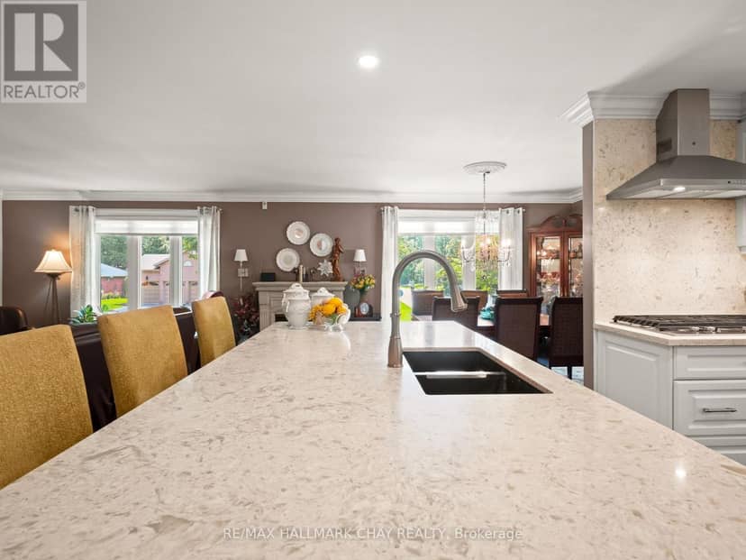 20 Downer Crescent — photo 14 of 40
