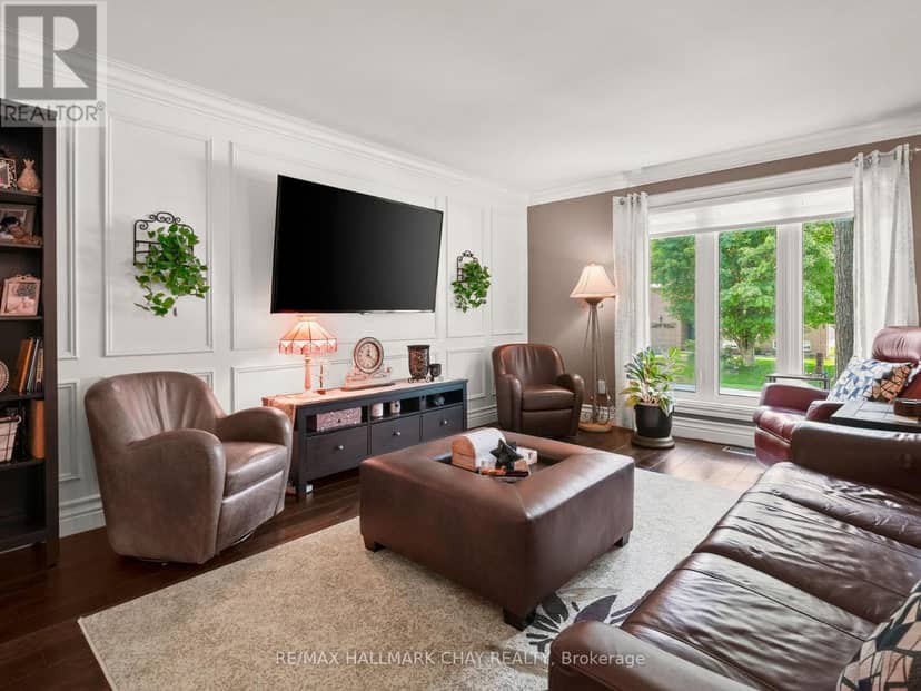 20 Downer Crescent — photo 15 of 40