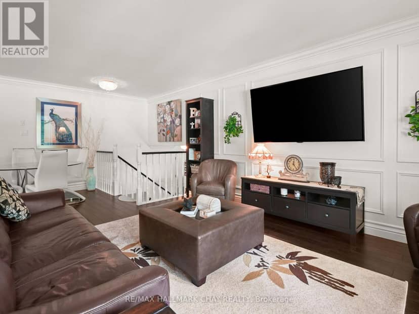 20 Downer Crescent — photo 16 of 40