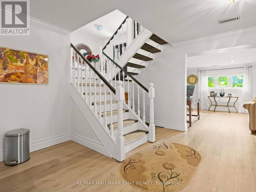 20 Downer Crescent — photo 30 of 40