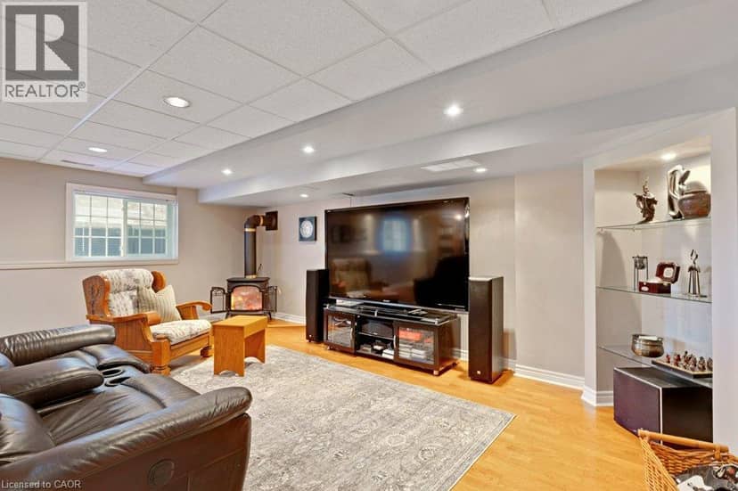 216 RED MAPLE Court — photo 29 of 40