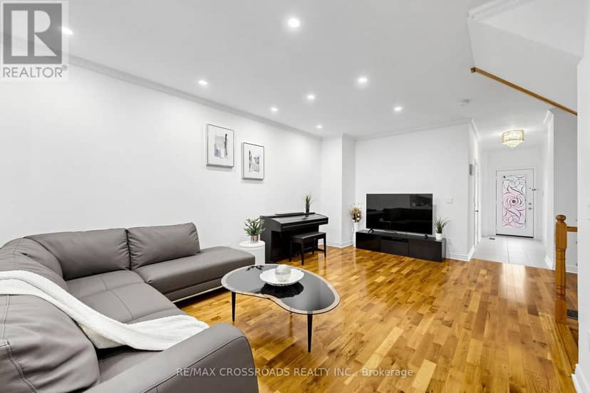 74 Romance Drive, Richmond Hill, photo 6