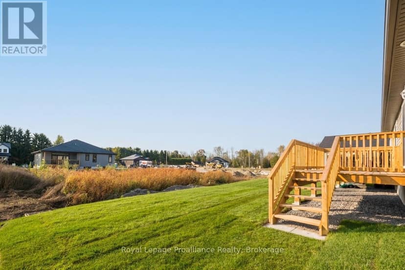 46 Mackenzie John Crescent — photo 17 of 25