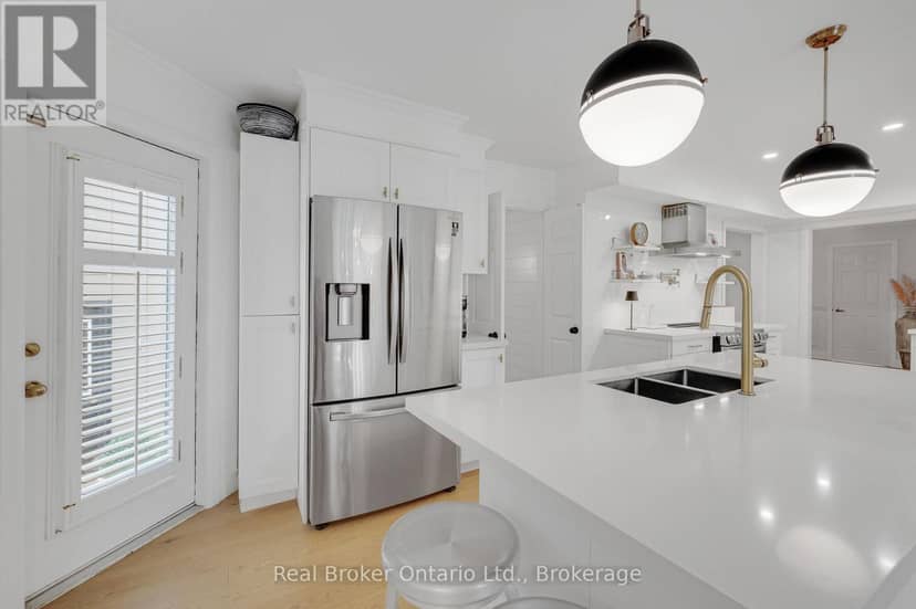 3270 Shelburne Place — photo 12 of 40