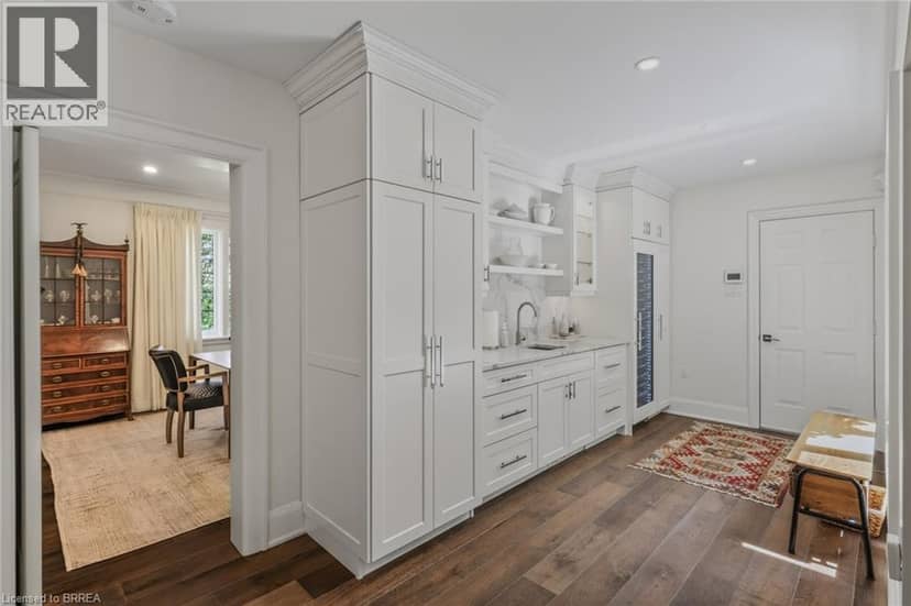 19 INWOOD Drive — photo 15 of 40