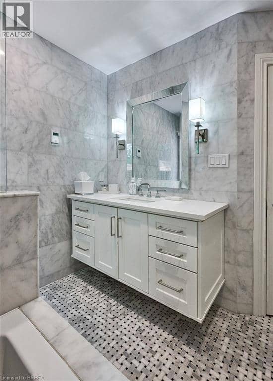 19 INWOOD Drive — photo 29 of 40