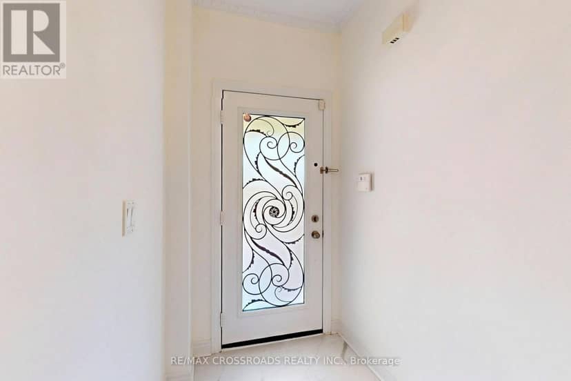 74 Romance Drive, Richmond Hill, photo 3