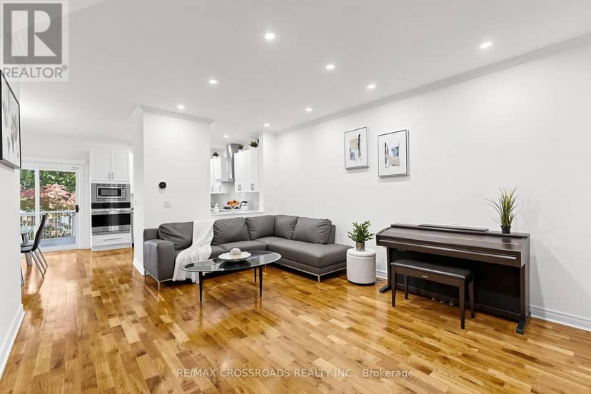 74 Romance Drive, Richmond Hill, photo 5