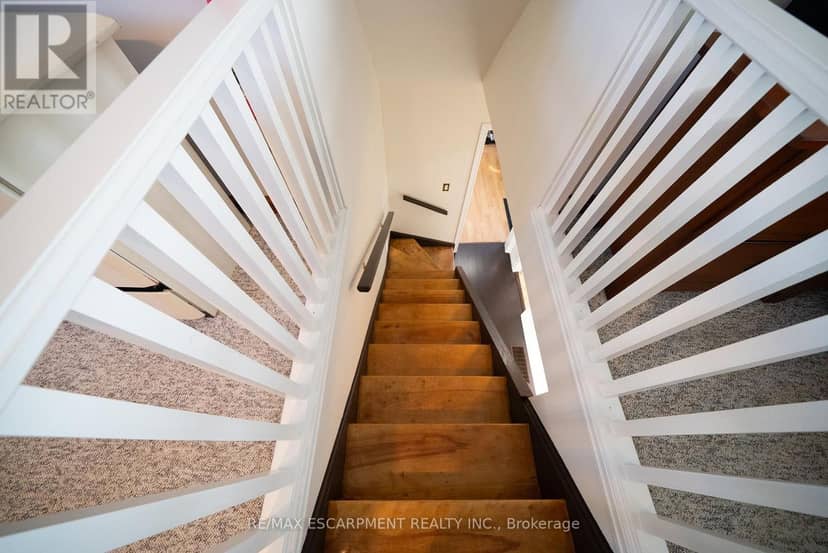 89 Salisbury Avenue — photo 14 of 27