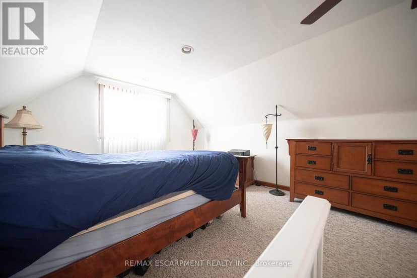 89 Salisbury Avenue — photo 16 of 27