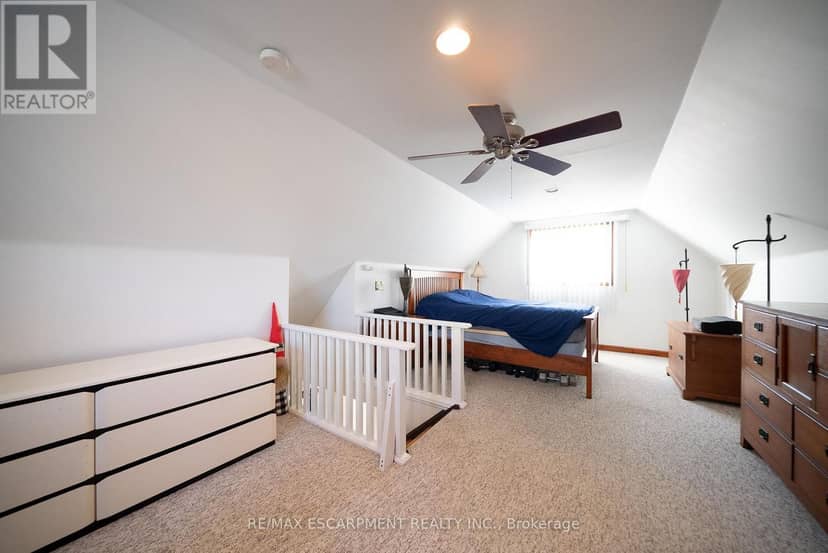 89 Salisbury Avenue — photo 17 of 27
