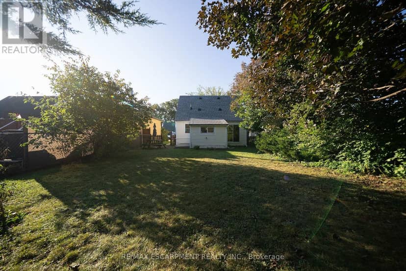 89 Salisbury Avenue — photo 20 of 27