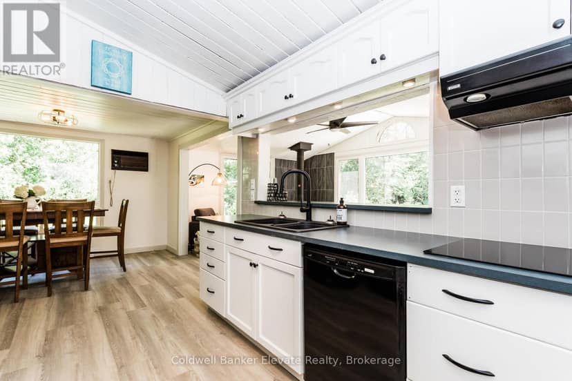 102 Cape Chin North Road — photo 15 of 40