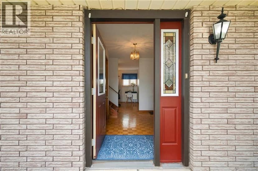 590 ALBERT Avenue N — photo 7 of 40