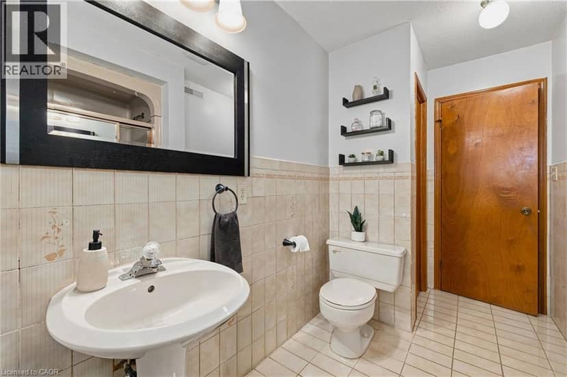 590 ALBERT Avenue N — photo 32 of 40