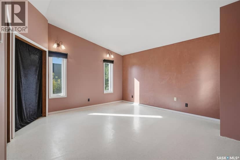 404 Peters STREET — photo 14 of 40