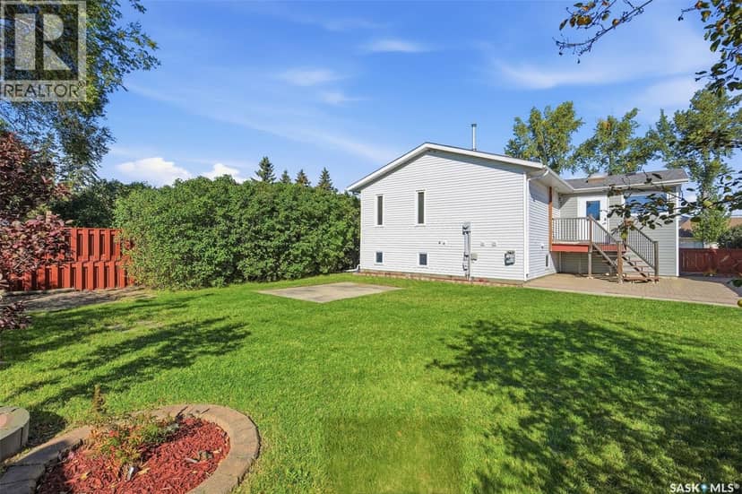 404 Peters STREET, Warman, photo 2