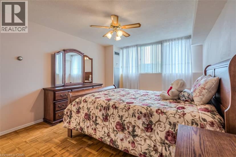 3695 KANEFF Crescent Unit# 612 — photo 15 of 32