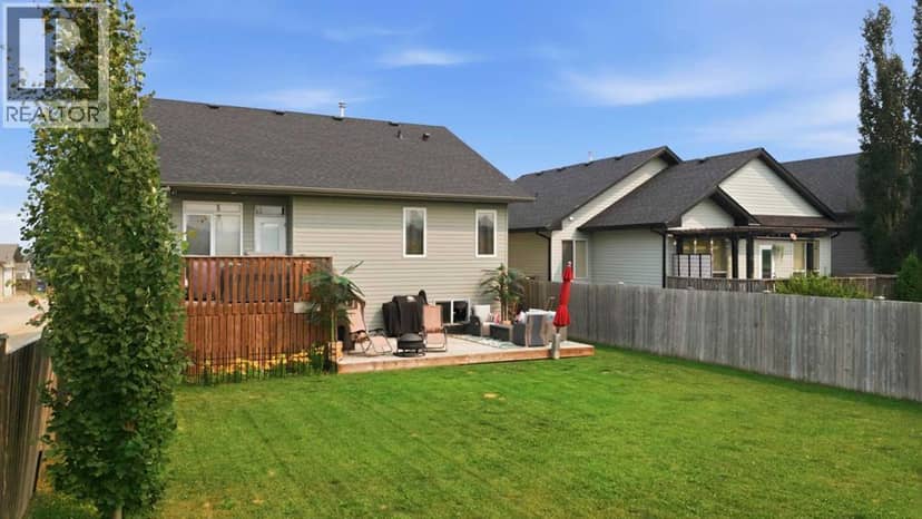 34 Wilkinson Circle, Sylvan Lake, photo 2