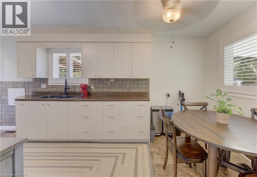 144 HOLBORN Drive — photo 8 of 36