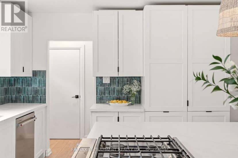 271 Linden Avenue — photo 12 of 27