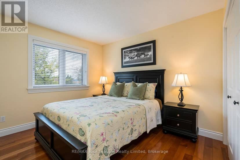 16 Carmichael Crescent — photo 23 of 40