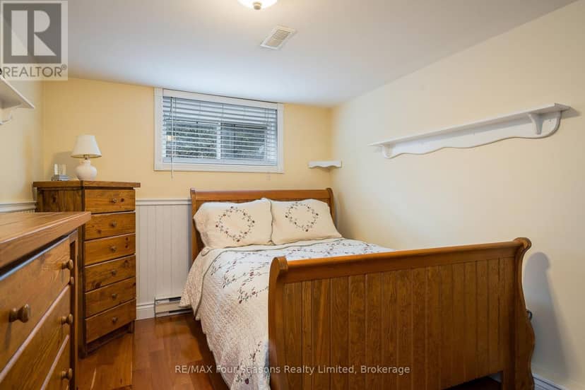 16 Carmichael Crescent — photo 29 of 40