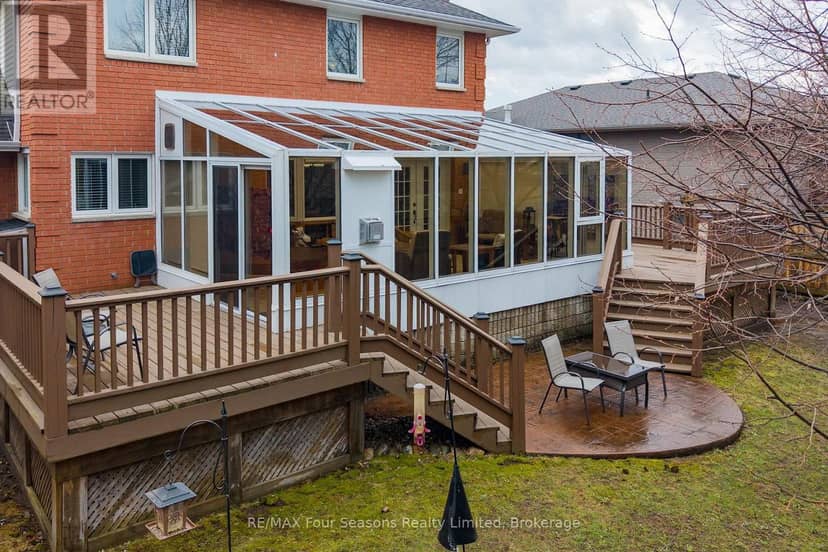 16 Carmichael Crescent — photo 33 of 40
