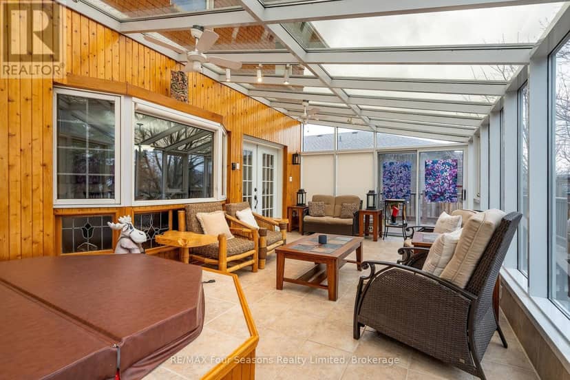 16 Carmichael Crescent — photo 35 of 40