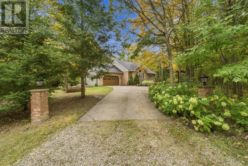 1002 Joseph Place, Gravenhurst