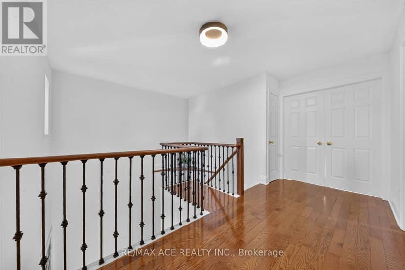 1446 Sandhurst Crescent — photo 20 of 40