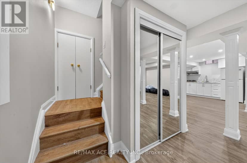 1446 Sandhurst Crescent — photo 33 of 40