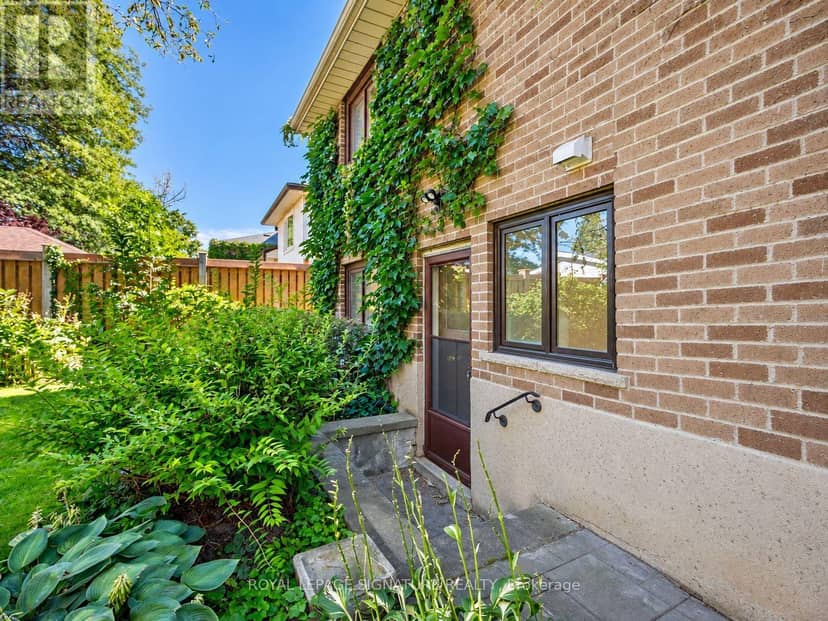 46 Manorglen Crescent — photo 33 of 37