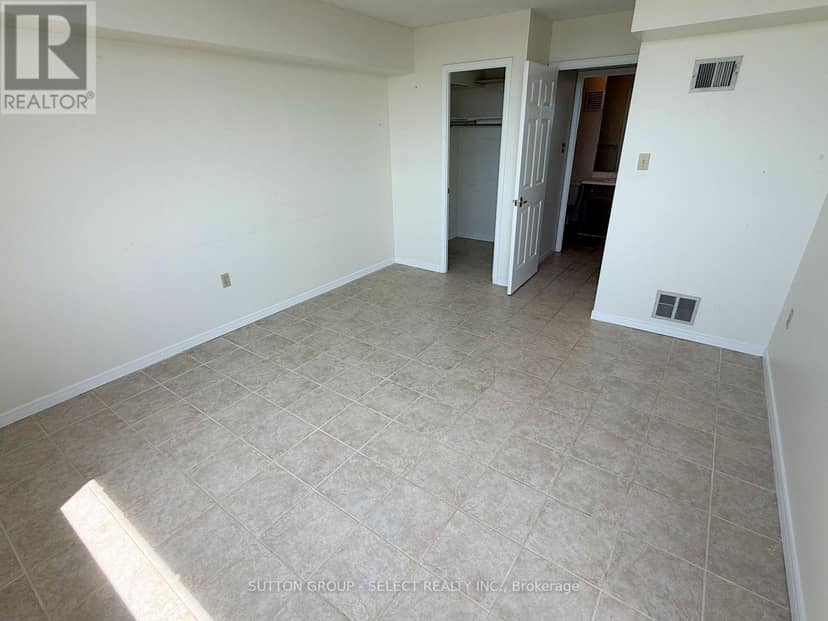 1603 - 695 Richmond Street — photo 13 of 21
