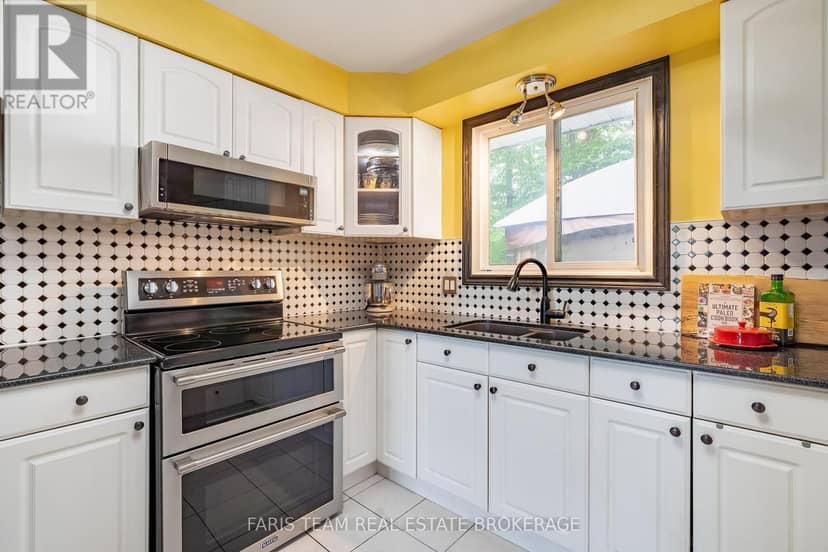 3114 Innisfil Beach Road — photo 10 of 37