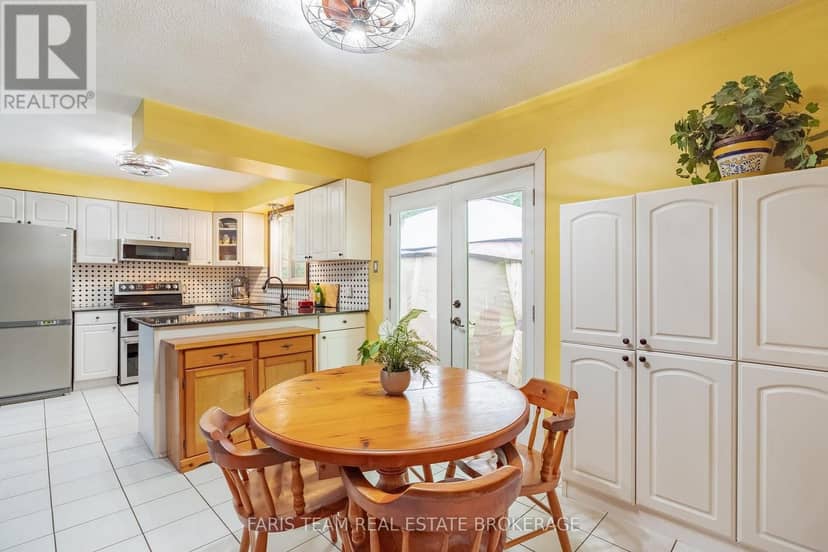 3114 Innisfil Beach Road — photo 13 of 37