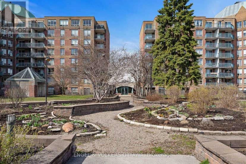 610 - 45 Holland Avenue — photo 14 of 15