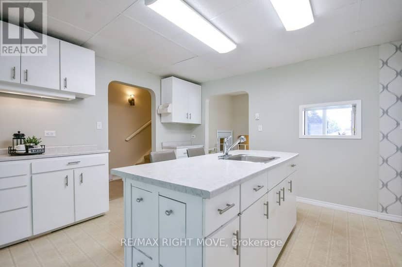 94 Fittons Road E — photo 14 of 40